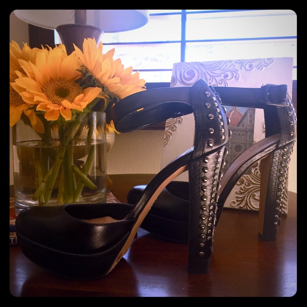 NWT Vince Camuto Heels 👠